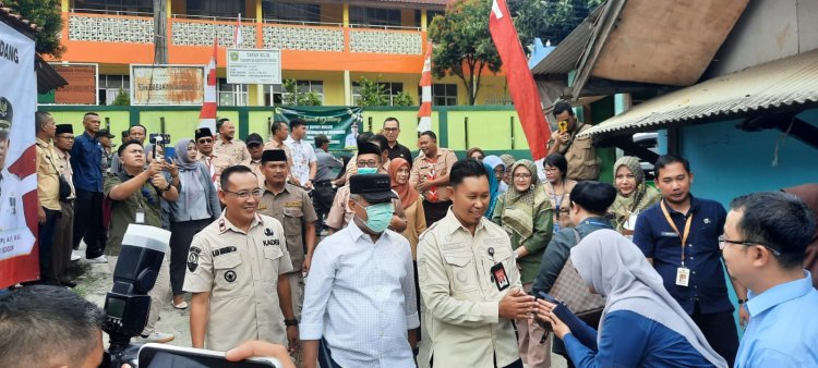 Pemerintah Kabupaten Bogor lakukan Rembuk Stunting Tingkat Kabupaten Bogor, sekaligus menyalurkan bantuan ke Posyandu Desa Sumur Batu Kecamatan Babakan Madang