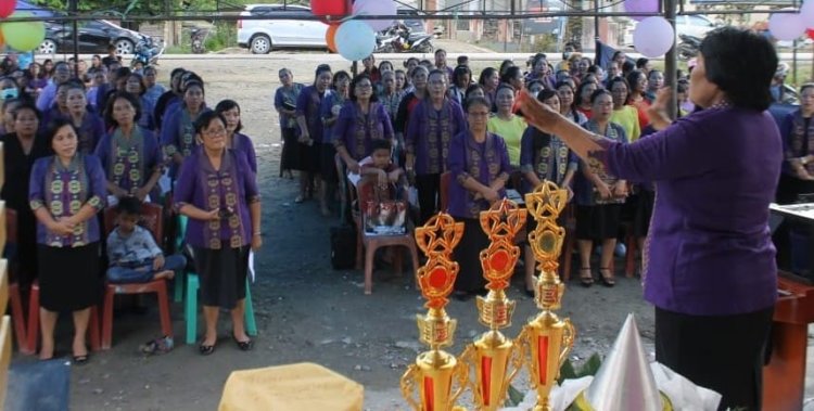 Jemaat Klasis Kolaka Timur Peringati HUT PK-Perki Gepsultra Ke-49 Di Tirawuta