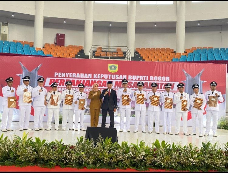 SK) Penambahan Masa Jabatan Kepala Desa Kabupaten Bogor Tahun 2024, yang diserahkan langsung oleh Penjabat (Pj) Bupati Bogor