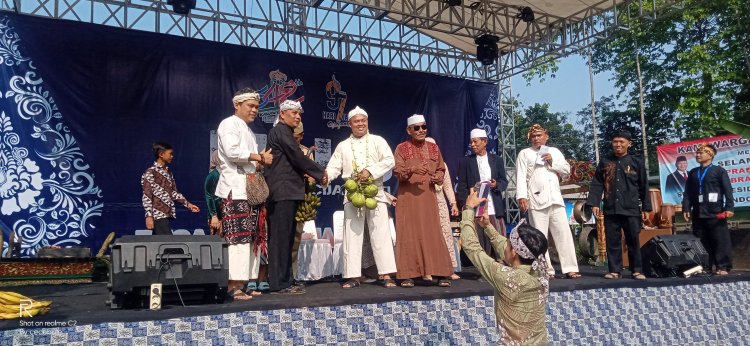 festival dongdang itu sudah menjadi tradisi dan juga budaya yang ada di wilayah Desa Cijayanti