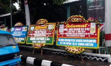 Aliansi Insan Pers Berikan Karangan Bunga untuk Peringatan HUT ke-542 Kabupaten Bogor