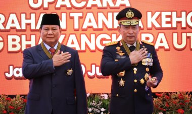 Menhan Prabowo Subianto Terima Penghargaan Tanda Kehormatan Bintang Bhayangkara Utama Polri