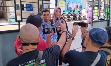 Orang Tua Yang Tinggal Berdekatan Dengan SMAN 3 KOTA Bogor Mendatangi Sekolah