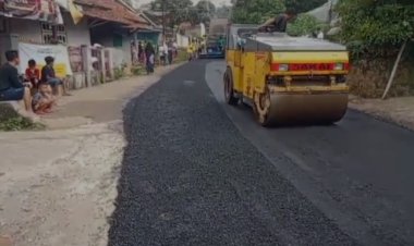 Perbaikan Jalan Utama Desa Di Desa Cibunar Di Realisasikan Oleh Pemdes Cibunar