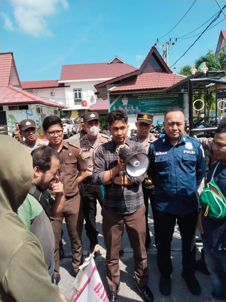 Bara Api Asahan Geruduk Kantor Bupati dan Kejaksaan Kisaran,Usut Dugaan Gratifikasi Pejabat