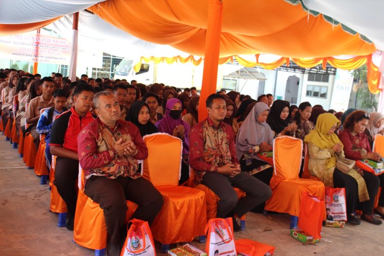 Antusias anak anak peserta didik dan tenaga pendidik dalam mengikuti kegiatan sosper sistem kesehatan di Provinsi Sumatera Utara. ( foto/Hendra )