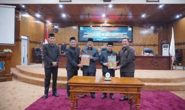 Bupati Hadiri Rapat Paripurna ke Empat DPRD Kabupaten Tanjabbar Tahun 2024