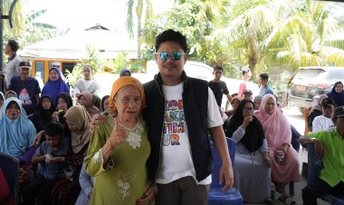 Sosok Abd Azis Di Mata Emak-Emak : Pemimpin Yang Dekat Dan Peduli