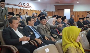 Bupati Tanjabbar Hadiri Rapat Paripurna DPRD Provinsi Jambi Pengucapan Sumpah Anggota Dewan Periode 2024-2029