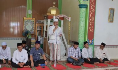 Bupati Tanjab Barat Gelar di Safari Jumat Desa Pasar Senin