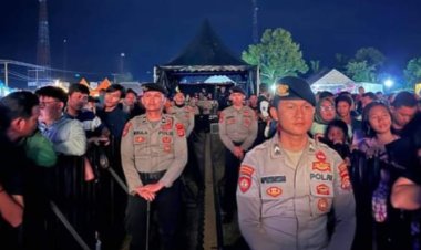 Wakapolres Way Kanan Pimpin Pengamanan Konser Musik Band Tipe- X Dan Lala Widy di Bumi Agung 