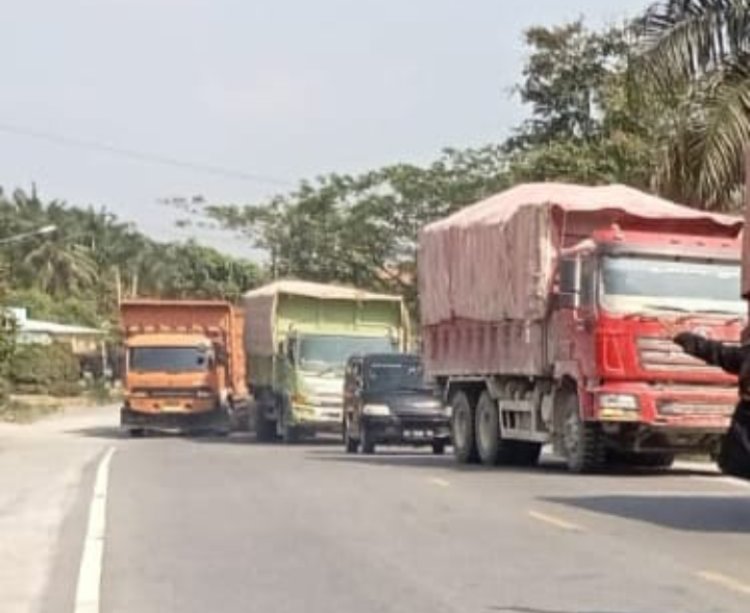 Marak Truk Fuso Angkutan Batubara Tebo Tampa Penindakan, Masyarakat Tanjab Barat Bagian Ulu Bergejolak