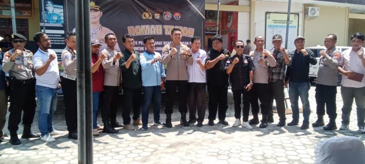 Polres Pesisir Barat Ramah Tamah Dengan Insan Pers Mewujudkan Pilkada 2024 Aman, Sejuk , Damai Dan Kondusif