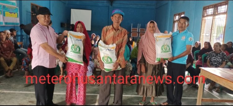 Pemerintah Kampung Gistang mendistribusikan Program Bantuan Pangan berupa beras melalui program (CPP).