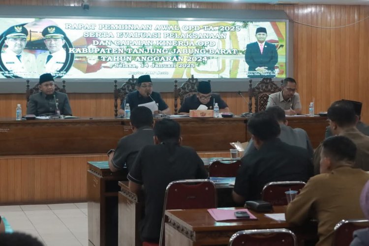 Bupati Anwar Sadat Pimpin Rakor Evaluasi Kinerja 2024 dan Strategi Program 2025