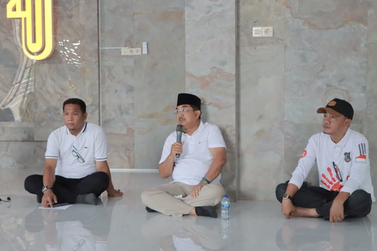 Bupati Anwar Sadat Pimpin Gotong Royong Masjid Sambut Ramadhan 1446 H