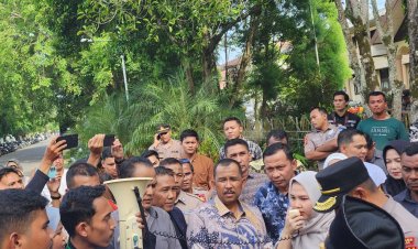 Demo HMI Desak Syaridin Angkat Kaki dan Kecam Tiga Fraksi DPRK Segera Menyelesaikan AKD