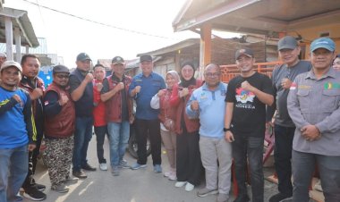 Wabup Katamso Tinjau Langsung Lokasi Kebakaran di Kampung Nelayan, Salurkan Bantuan dan Jamin Dokumen Warga