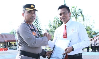 Wujud Apresiasi, Kapolres Bener Meriah Berikan Penghargaan Kepada Personel Berprestasi