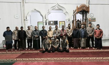 Kapolres Bener Meriah Kembali Sampaikan Pesan Kamtibmas Lewat Suling di Masjid Al-Mukhkisin