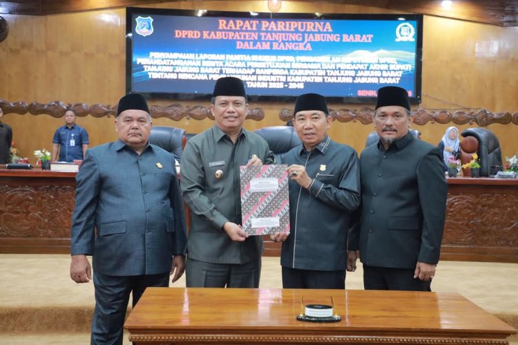 Wakil Bupati Katamso Hadiri Rapat Paripurna Keempat DPRD, Sampaikan Pendapat Akhir atas LKPJ 2024