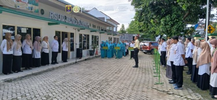 APEL MINGGUAN RABU23 APRIL 2025, YANG DIPIMPIN OLEH dr.FITRI AGUSTINA, M.K.MDI HALAMAN RUMAH SAKIT UMUM DAERAH AHMAD YANI METRO