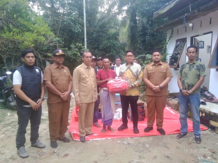 Wakil Walikota Langsa Serahkan Bantuan Masa Panik Korban Kebakaran Gampong Suka Jadi Makmur