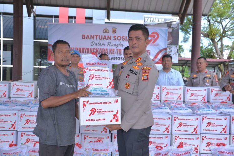 Polres Langsa Salurkan 200 Paket Sembako Sambut Hari Bhayangkara ke-79