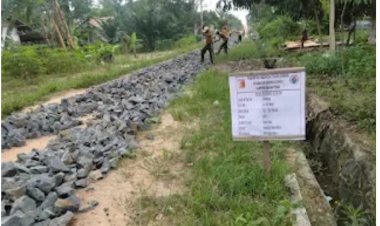 Pemerintah Kampung Makartitama Genjot Pembangunan Jalan Onderlah