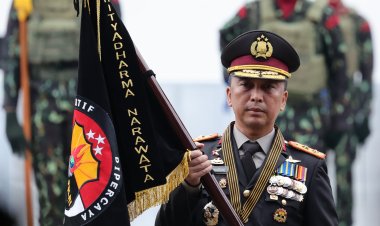 Presiden Hadiahi Penghargaan Nugraha Sakanti Kepada Divisi Humas Polri dan Enam Satker Lainnya