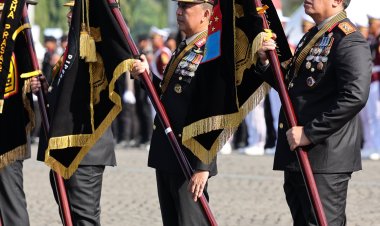 Presiden Hadiahi Penghargaan Nugraha Sakanti Kepada Divisi Humas Polri dan Enam Satker Lainnya
