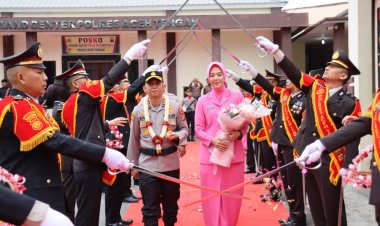 Serah Terima Kapolres Aceh Tengah AKBP Muhammad Taufiq Dihiasi Pedang Pora dan Tari Guel