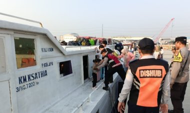 Polsek Kawasan Sunda Kelapa Polres Priok Laksanakan Pengamanan Wisata Kepulauan Seribu di Dermaga Kali Adem
