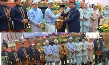 Merayakan HUT OKu ke 115, Gubernur Sumatera Selatan H Herman deru, di dampingi Bupati Oku H Teddy Meilwansyah ,H Teddy Meilwansyah hadiri Rapat paripurna istimewa DPRD Oku