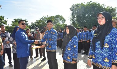 Walikota Langsa Jeffry Sentana Serahkan 1.168 SK PPPK