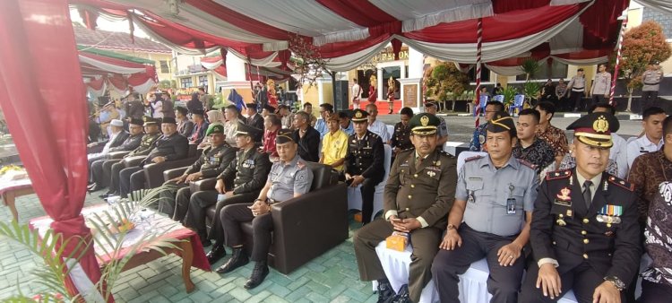 Kepala Rutan Baturaja Hadiri Upacara Hari Bhayangkara ke-79 di Mapolres OKU