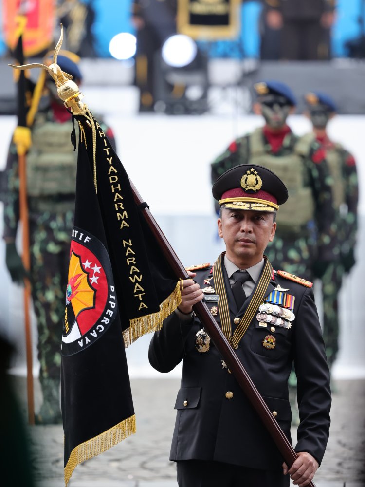 Presiden Hadiahi Penghargaan Nugraha Sakanti Kepada Divisi Humas Polri dan Enam Satker Lainnya
