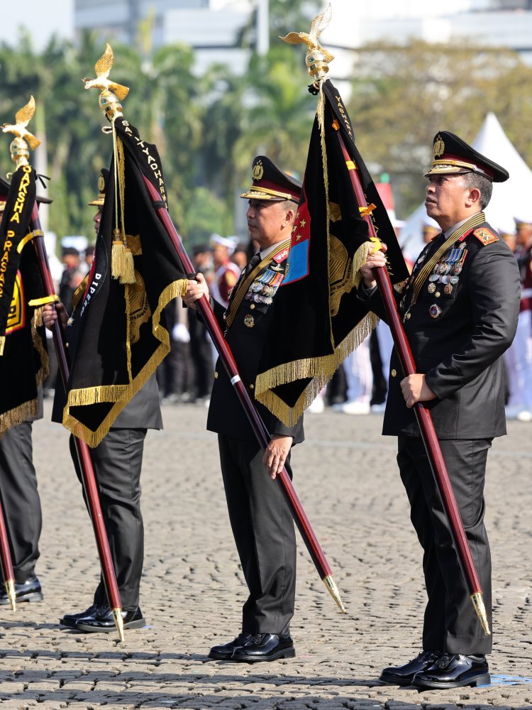 Presiden Hadiahi Penghargaan Nugraha Sakanti Kepada Divisi Humas Polri dan Enam Satker Lainnya