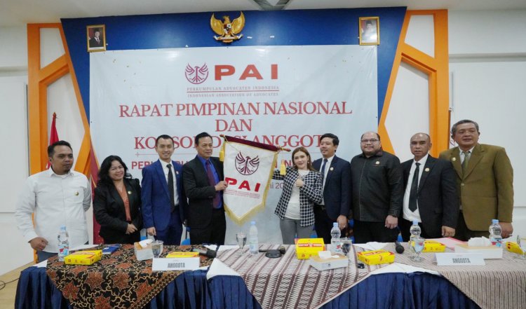 KONFLIK PERKUMPULAN ADVOCATEN INDONESIA , AHLI HUKUM TATA NEGARA SEBUT KUBU RAYIE UTAMI MUTLAK SAH !