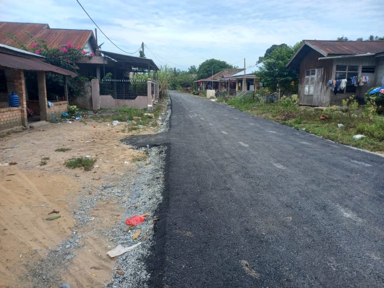Terkesan Asal Jadi, Proyek Aspal Kuala Dasal Disorot Warga: Tebal Tipis Tak Merata