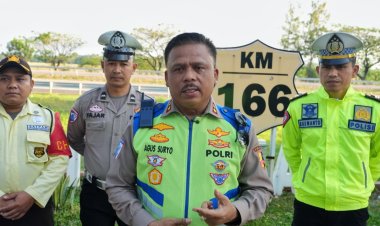 Kakorlantas Pantau Arus Lalu Lintas Long Weekend di Tol Trans Jawa, Kecelakaan Menurun 12 Persen