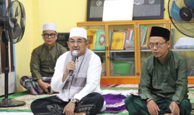 Safari Subuh di Masjid Al Muttaqin, Bupati Tanjab Barat Salurkan Bantuan dan Santunan untuk Masyarakat