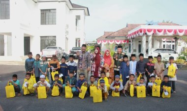 Bupati dan Ketua TP PKK Tanjab Barat Tinjau Sunatan Massal Serentak: Wujud Kepedulian di Momen HUT RI dan Hari Jadi Daerah