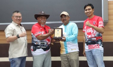 Bupati Anwar Sadat Sambut Komunitas Hardtop Jambi, Bagikan Air Bersih untuk Warga di Tengah Kemarau