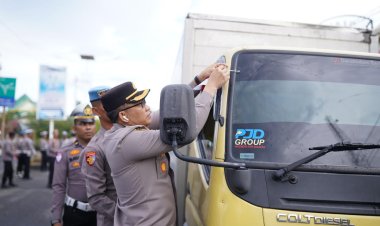 Polres Pidie Bagikan 200 Bendera Merah Putih ke Pengendara, Sambut HUT RI ke-80,