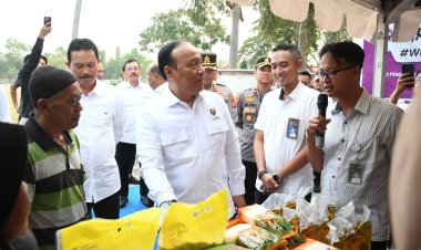 Polri Distribusikan 6 Ton Beras Menggelar Gerakan Pasar Murah di Madiun, Sinergi dengan Bulog Tekan Inflasi 