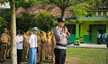 Dekatkan Diri ke Pelajar, Polres Way Kanan Berikan Pembinaan di SMKN 1 Negeri Agung