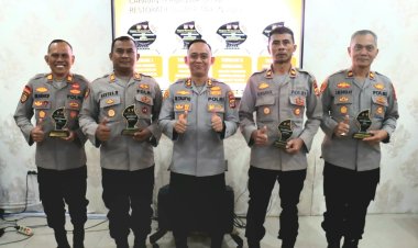 Kapolres Aceh Tengah Beri Penghargaan kepada 5 Kasat, Kapolsek dan Kasi