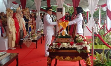 Pengibaran Sangsaka Merah Putih Di OKU Berlangsung Tertib dan Khidmat