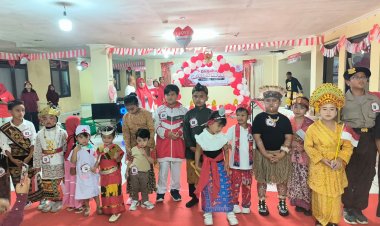 HUT RI ke-80 : Warga Asrama Brimob Batalyon D Pelopot Brimob Polda Metro Jaya Gelar Lomba Meriah Bertema Kebangsaan